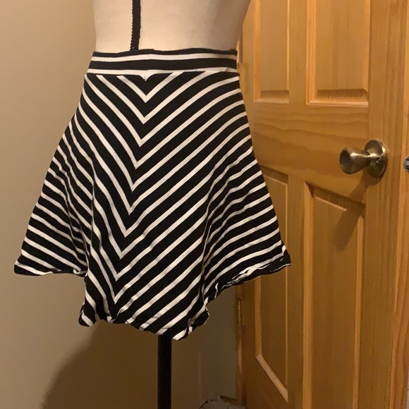 Aeropostale Skirt - Picture 2 of 4